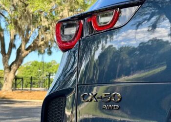 Mazda CX-50 випередила за продажами CX-5 завдяки стрімкому зростанню попиту на гібриди