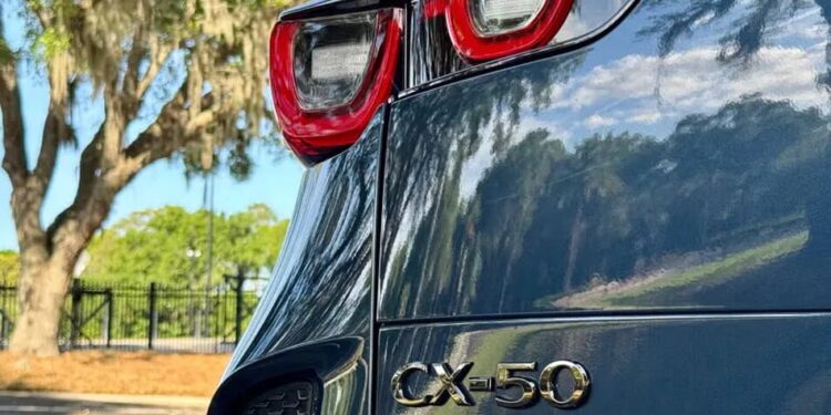 Mazda CX-50 випередила за продажами CX-5 завдяки стрімкому зростанню попиту на гібриди