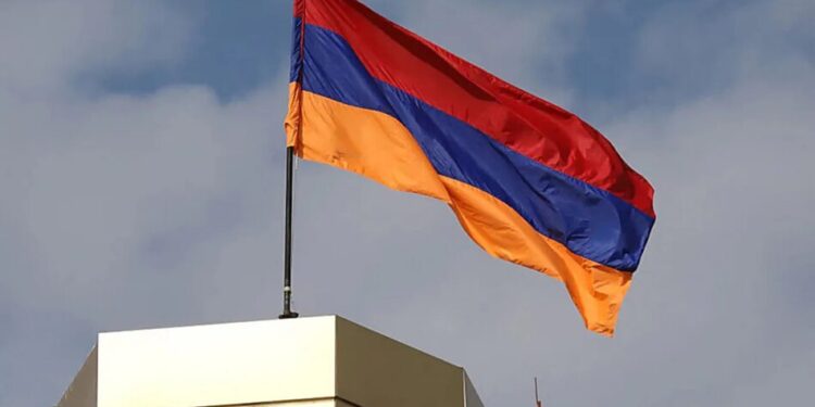 росія готує зміну влади у Вірменії через шантаж та підкуп виборців – розвідка