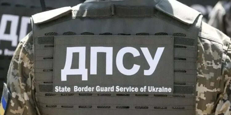У ДПСУ розповіли, де зараз найбільші черги на кордоні та скільки людей їдуть з України