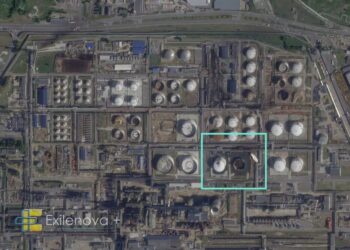 У мережі показали супутникові знімки московського НПЗ у капотні після українського удару дронами FP-1