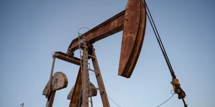 Ціни на нафту впали більш ніж на 3% після прогресу у переговорах США та Ірану