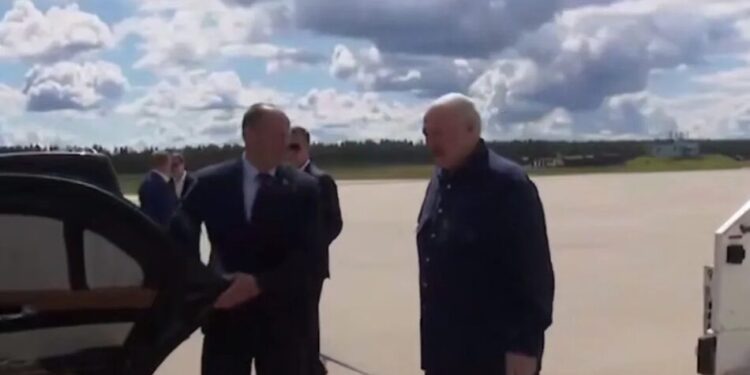 лукашенко таємно зустрівся з путіним на Валдаї