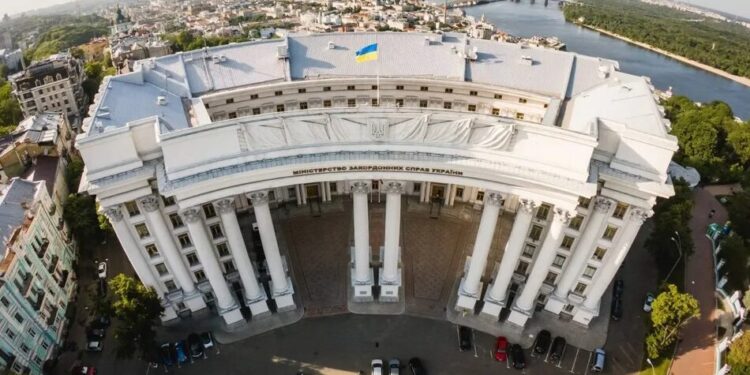 Відкритий лист Зеленського до путіна офіційно поширять в ООН, ОБСЄ та Раді Європи – МЗС
