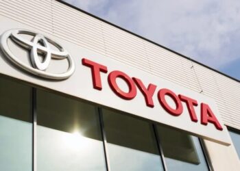 Світові продажі Toyota падають четвертий місяць поспіль