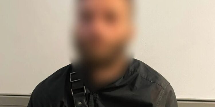У Харкові чоловік напав з ножем на патрульних – двоє правоохоронців дістали поранення