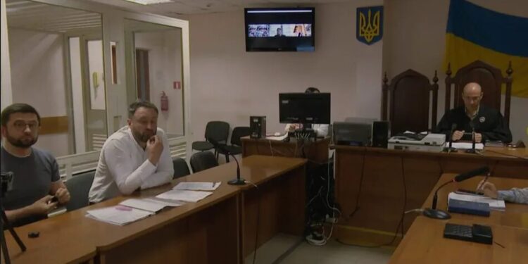Справа лікарів Odrex: чому суд досі не заслухав думку медичного експерта