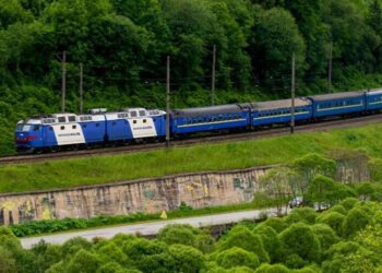 До Карпат на вихідні призначають більше поїздів