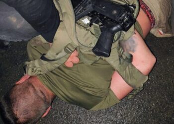 Стрілянина біля ТЦК на Хмельниччині – п'яний чоловік відкрив вогонь з автомата
