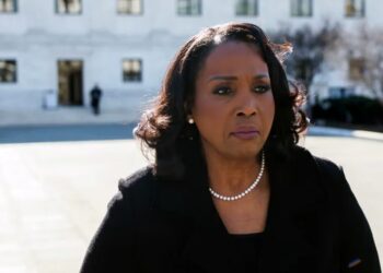 Верховний суд США заборонив Трампу звільняти членкиню Ради ФРС Лізу Кук