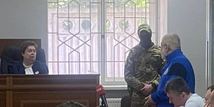 Адвокат Карпенко подав позов до Коломойського про стягнення 4,4 млрд грн моральної компенсації за замах на вбивство