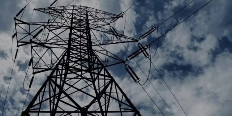 В Україні знеструмлено дев'ять областей внаслідок ворожих обстрілів та негоди
