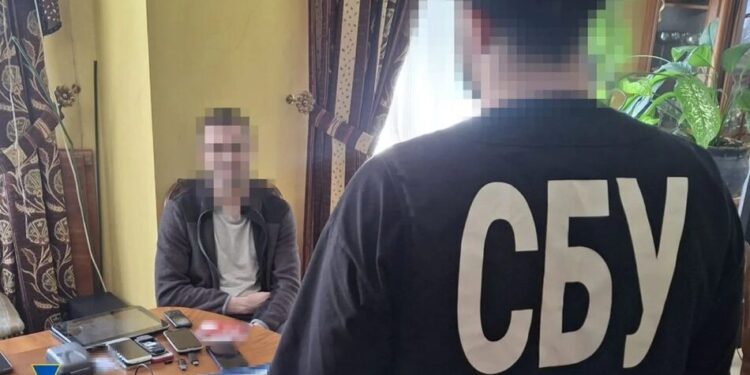 На Закарпатті затримали "крота" гру – шпигував за оборонними заводами, а дані передавав через батька