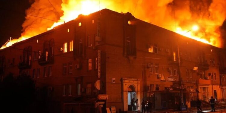 П'ять ударів по Запоріжжю призвели до загибелі людини та пожеж