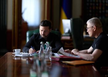 Зеленський отримав дані розвідки про наслідки "далекобійних санкцій": росія стягує ППО з регіонів до москви і Керченського мосту