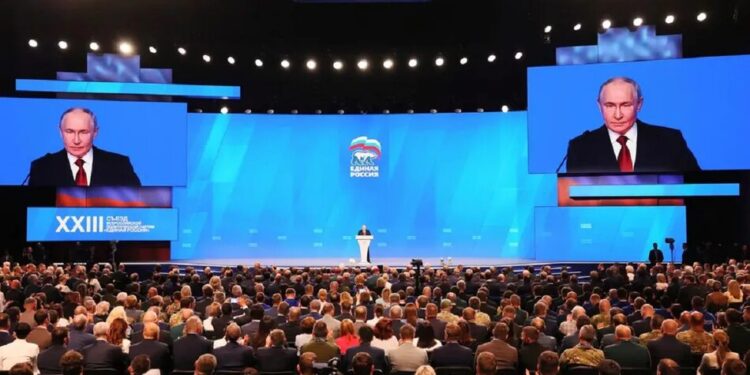 «єдина росія» вперше з 2007 року офіційно назвала себе партією путіна і оголосила першу п'ятірку на вибори до держдуми