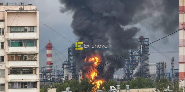У рф повідомили про атаку дронів у москві та краснодарському краї, під ударом могли бути НПЗ і нафтобаза