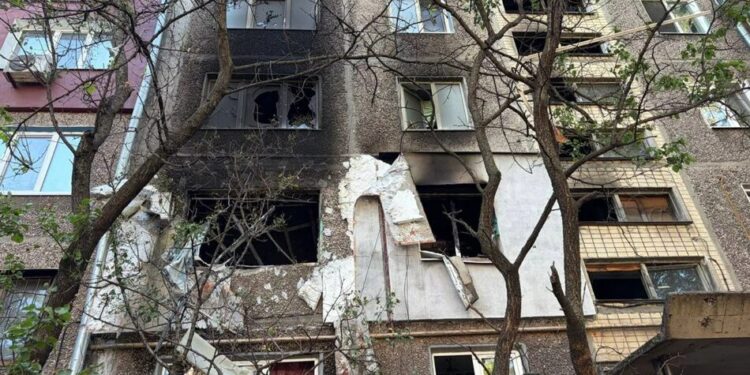11 загиблих та понад 100 постраждалих внаслідок масованої атаки рф на Україну