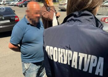 У Львові ексдепутат із сином продавали "інвалідність" для виїзду за кордон за 15 тис. тисяч