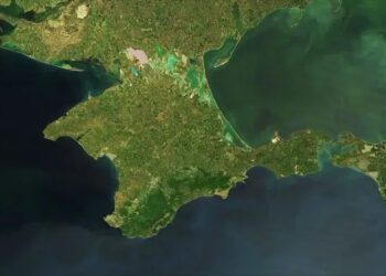 рф майже завершила будівництво дамби через Чонгарську протоку після ударів ЗСУ