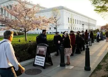 Верховний суд США розгляне указ Трампа про обмеження громадянства за народженням