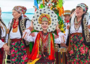 Мистецтво виготовлення весільного пір'яного вінка внесли до переліку культурної спадщини