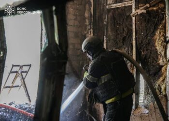 рф атакувала безпілотником середмістя Херсона: загинула жінка, 10 поранених