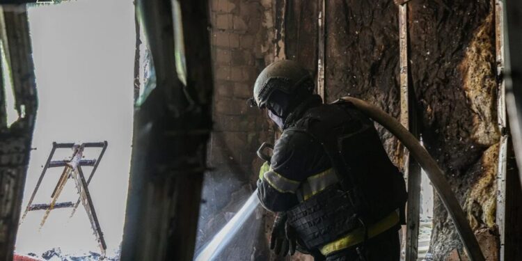 рф атакувала безпілотником середмістя Херсона: загинула жінка, 10 поранених