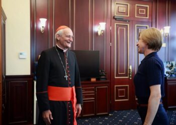 Родини військовополонених передали представнику Папи Римського списки для звільнення