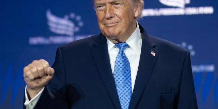 Аеропорт Палм-Біч у Флориді офіційно перейменували на честь Трампа