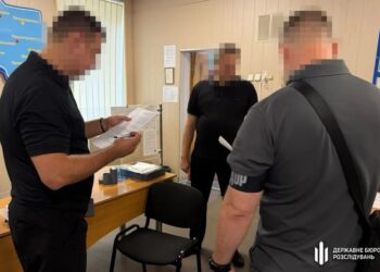 У понад 100 ТЦК по всій Україні прийшли з обшуками – ДБР каже про "чистий четвер"