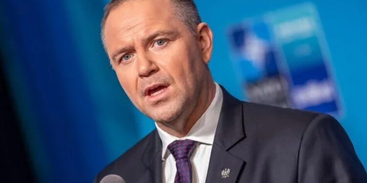 За безпеку на вулицях відповідає уряд – у Навроцького відповіли Туску на заклик відреагувати на напад на українську пару