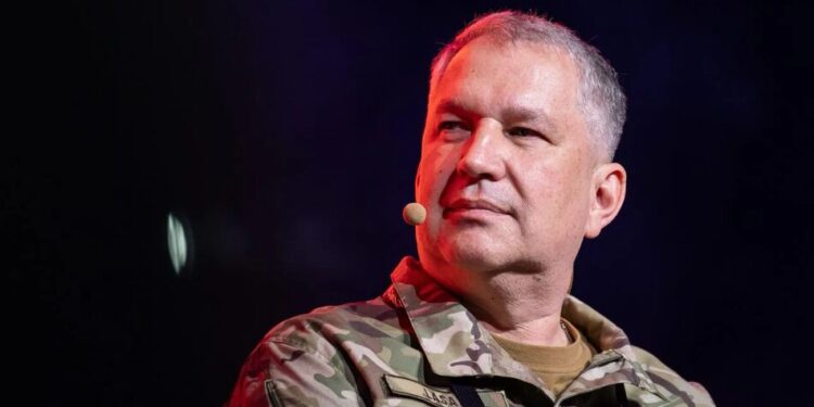 Заступник командувача Повітряних сил Єлізаров подав рапорт про відставку