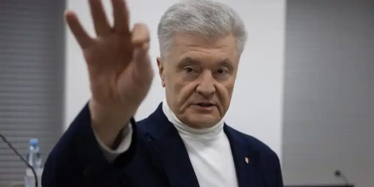 Верховний Суд залишив у силі санкції РНБО проти Порошенка