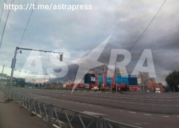 У рф фіксують атаку на НПЗ у ярославлі, лузький полігон та порт усть-луга