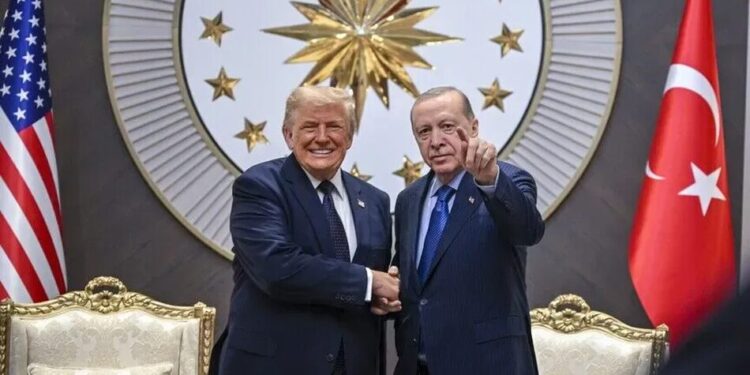 Трамп прибув на саміт НАТО в Анкару, де його зустрів Ердоган