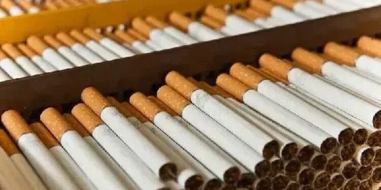 Частка контрабандних цигарок на нелегальному ринку України скоротилася вдвічі – митниця