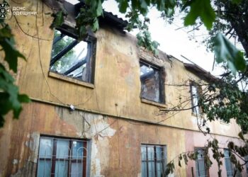 Атака рф дронами на Одещину забрала життя жінки, зачепило газопровід та склади