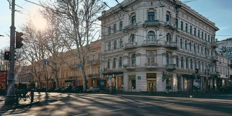росія атакувала чергову АЗС в Одесі