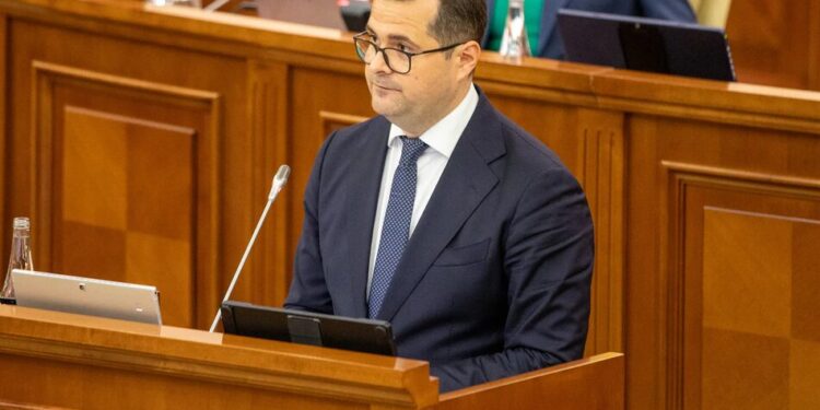 Парламент Молдови затвердив новий уряд на чолі з прем'єром Василе Тофаном