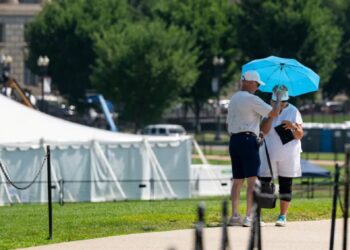 Спека зірвала святкування Дня Незалежності США у кількох штатах