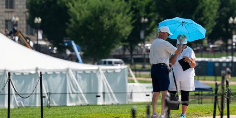 Спека зірвала святкування Дня Незалежності США у кількох штатах