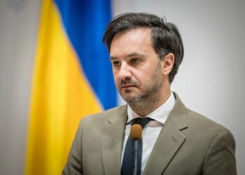 Настільки ж таємна, наскільки неважлива – Тихий про зустріч ексокопосадовців Німеччини та рф у Баку