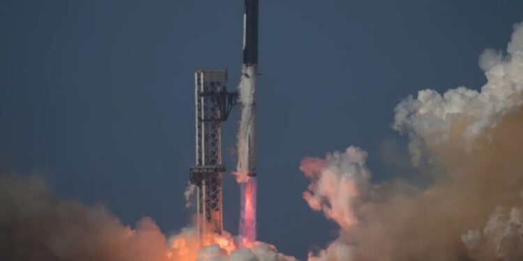 SpaceX успішно запустила Starship і вперше вивела на орбіту 20 новітніх супутників Starlink
