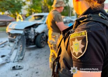 В Одесі вдруге за день вибухнув автомобіль, водій загинув на місці, пасажирка дістала поранення – поліція
