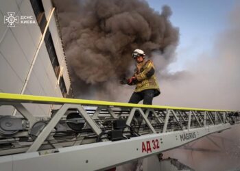 У Києві ліквідували пожежі після атаки рф – показали наслідки