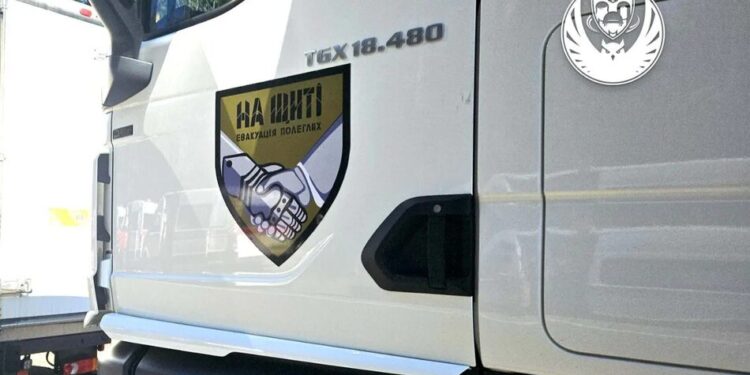 "На щиті": до України повернули тіла 501 полеглого
