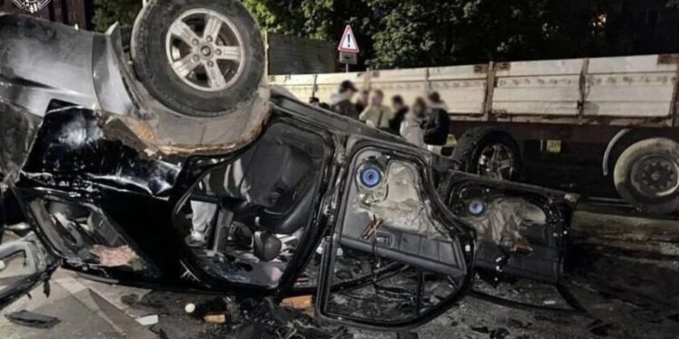 Сутички з натовпом і ТЦК у Львові: у поліції уточнили, що встановили особу підозрюваного у нападі на поліцейського