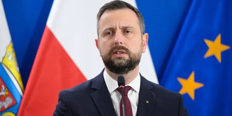 Україна не вступить до ЄС із Бандерою на прапорі – глава Міноборони Польщі