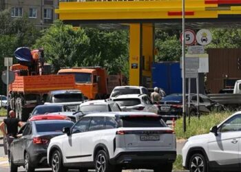 Влада рф закликає підприємства перейти на дистанційку на тлі загострення паливної кризи – Politico